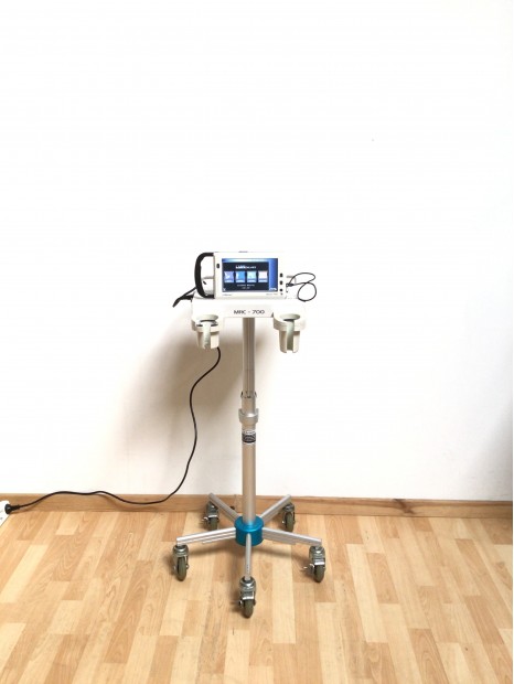CubeScan BioCon 700 Bladder Scanner on trolley