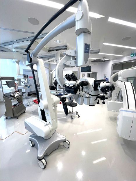 Leica M530 OHX Surgical Microscope