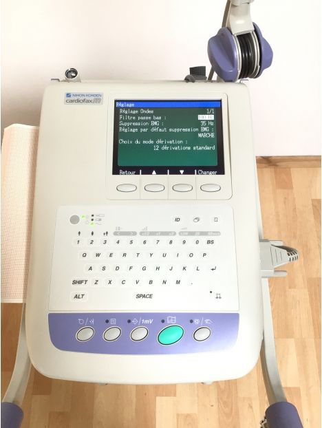 Nihon Kohden Cardiofax M-1350K Electrocardiograph