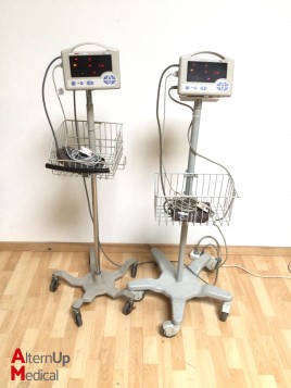 Set of 2 CASMED 740-2-MS Patient Monitors