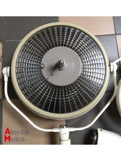 ALM ECL 152 et Dr Mach M3 Operating Light