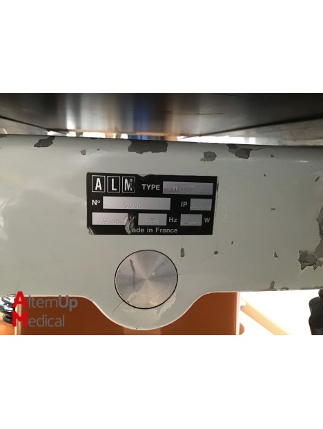 Table d'opération ALM 702