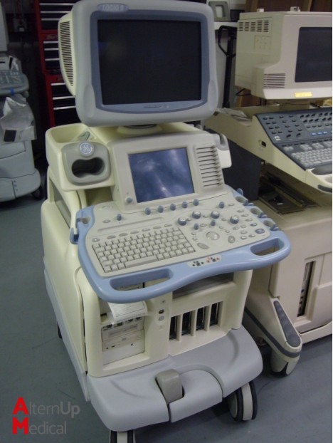 Echographe GE LOGIQ 5 version BT 05